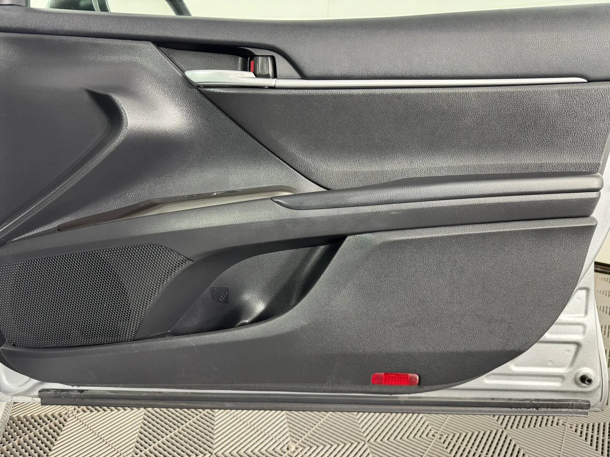 Used 2023 Toyota Camry SE FWD image 36