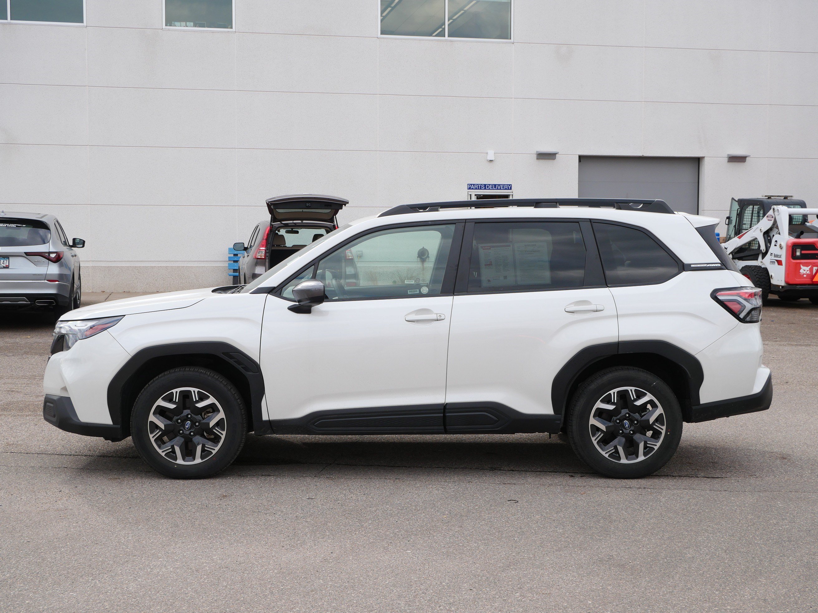 Used 2025 Subaru Forester Premium AWD/4WD image 4
