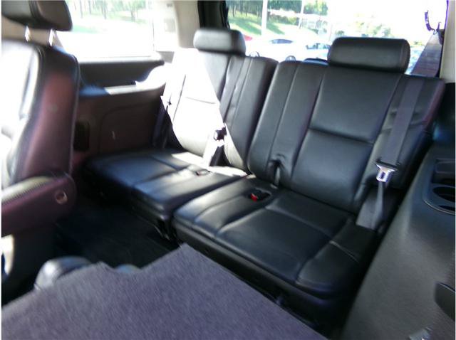 Used 2007 Cadillac Escalade AWD w/ Information Package image 5