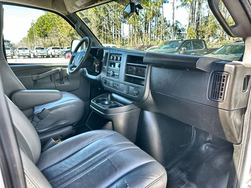 Certified 2023 GMC Savana 2500 w/ Driver Convenience Package image 27