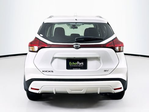 Used 2024 Nissan Kicks SV image 7