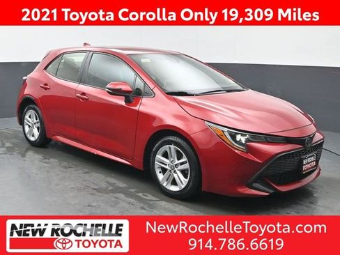 Used 2021 Toyota Corolla SE w/ SE Preferred Package image 1