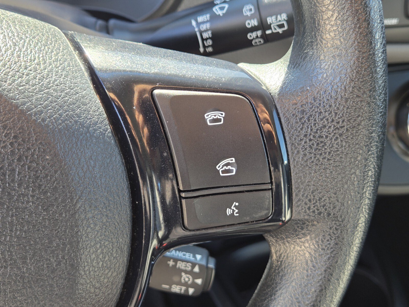 Used 2018 Toyota Yaris LE w/ Carpet Mat Package FWD image 18