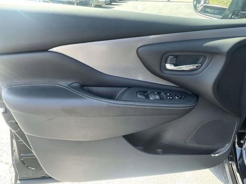 Used 2024 Nissan Murano SV w/ SV Midnight Edition Package FWD image 17