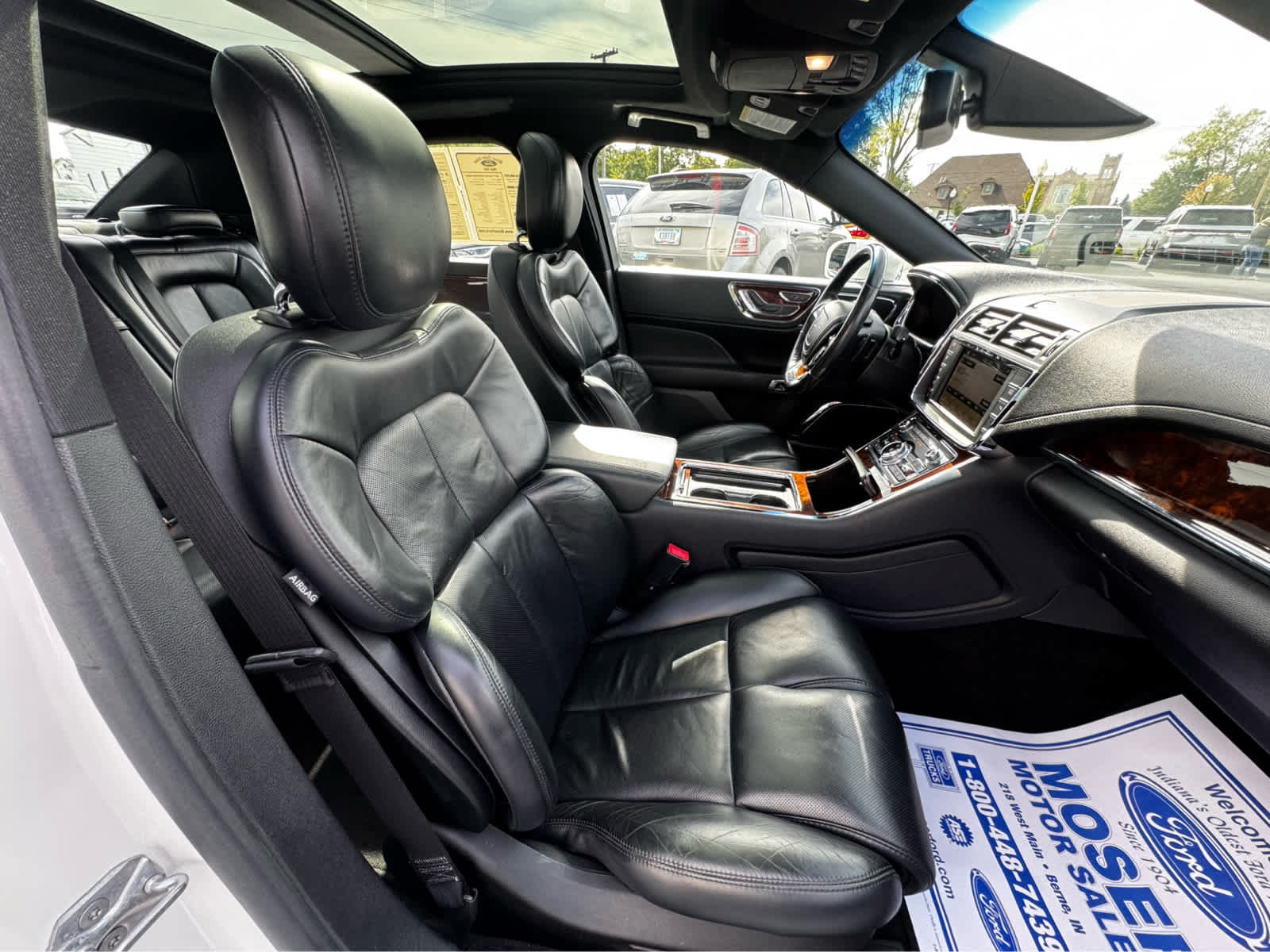 Used 2017 Lincoln Continental Select w/ Climate Package AWD/4WD image 34