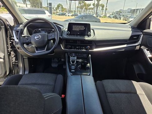 Used 2025 Nissan Rogue SV FWD image 13