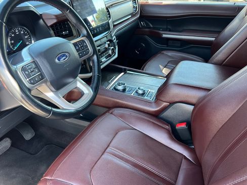 Certified 2023 Ford Expedition Limited image 11