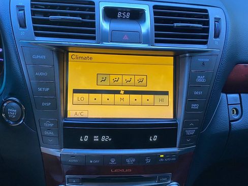 Used 2011 Lexus LS 460 L w/ Luxury Pkg RWD image 32