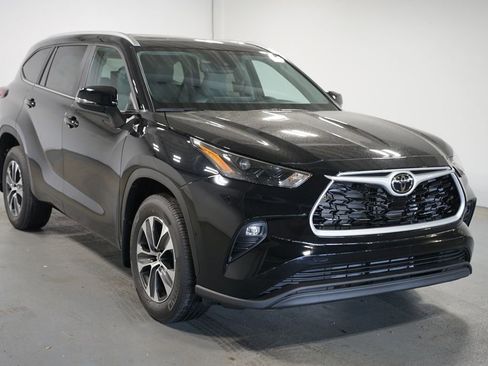 New 2026 Toyota Highlander XLE AWD/4WD image 3