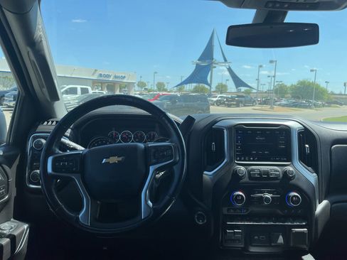 Used 2021 Chevrolet Silverado 1500 LTZ w/ Z71 Off-Road Package image 5