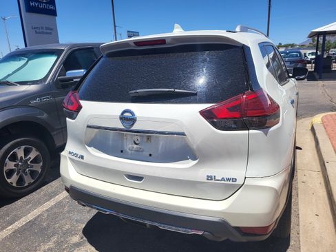 Used 2017 Nissan Rogue SL w/ SL Premium Package AWD/4WD image 10