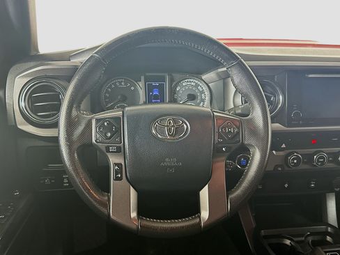 Used 2017 Toyota Tacoma TRD Sport w/ Tow Package RWD image 17