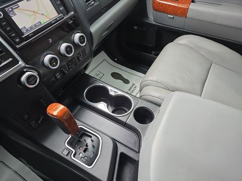 Used 2019 Toyota Sequoia Platinum image 30