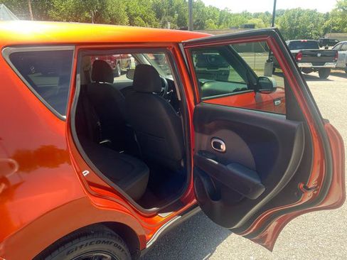 Used 2019 Kia Soul + FWD image 26