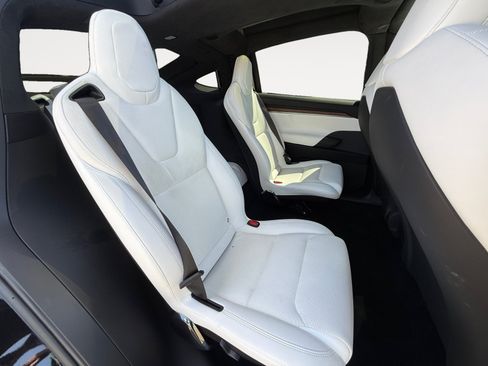 Used 2023 Tesla Model X AWD/4WD image 18