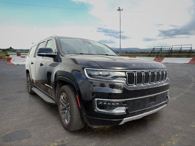 Used 2024 Jeep Wagoneer L Series II RWD image 2