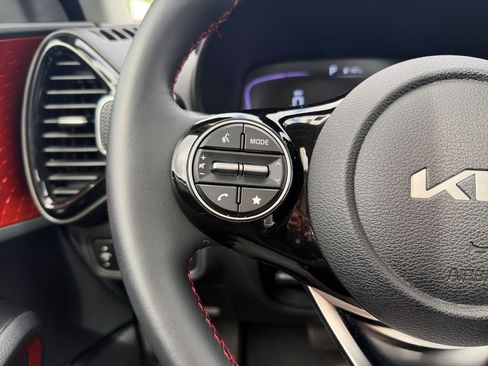 Used 2025 Kia Soul GT-Line FWD image 15