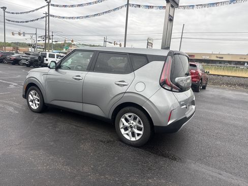Used 2024 Kia Soul LX w/ Option Group 015 FWD image 6