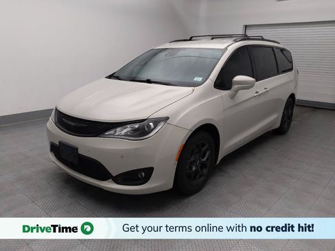 Used 2020 Chrysler Pacifica Touring-L Plus FWD image 1
