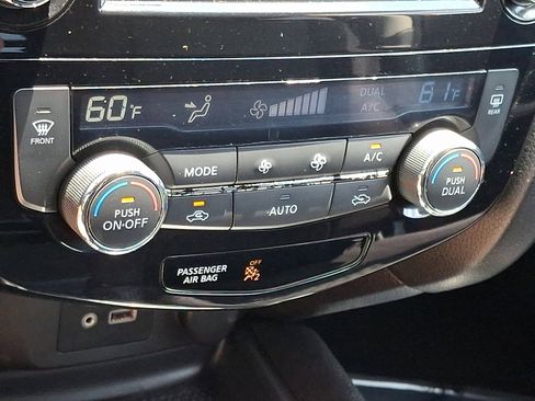 Used 2019 Nissan Rogue SV AWD/4WD image 15