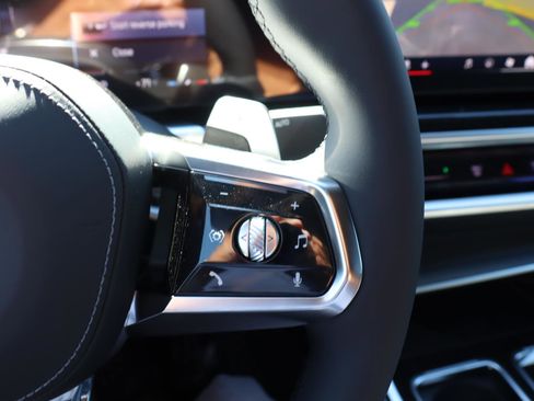 New 2026 BMW 740i w/ Premium Package image 18