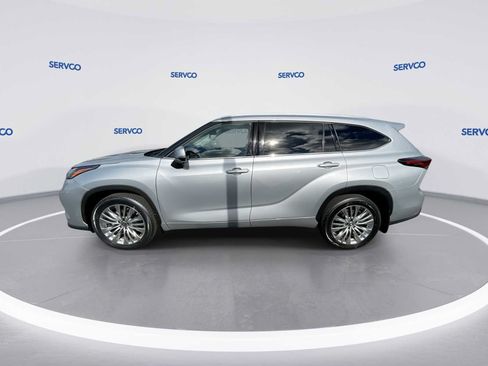 Used 2024 Toyota Highlander Platinum AWD/4WD image 5
