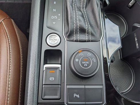 Used 2021 Volkswagen Atlas SEL image 31