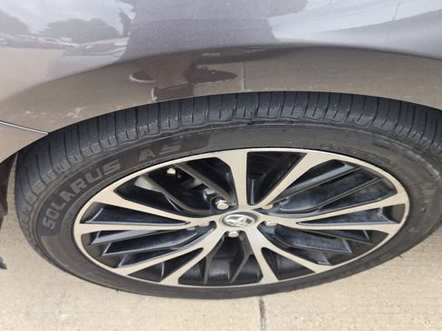 Used 2019 Toyota Camry SE w/ Audio Package FWD image 10