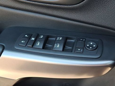 Used 2020 Jeep Cherokee Latitude AWD/4WD image 19