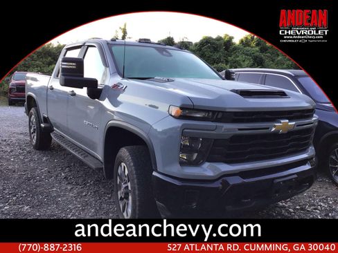 Used 2024 Chevrolet Silverado 2500 Custom w/ Custom Value Package AWD/4WD image 1