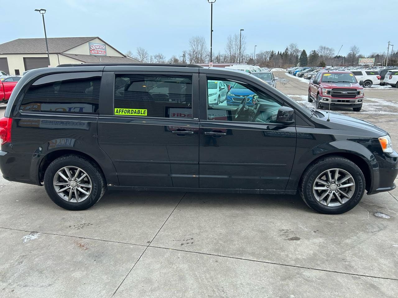 Used 2013 Dodge Grand Caravan R/T w/ Driver Convenience Group FWD image 4