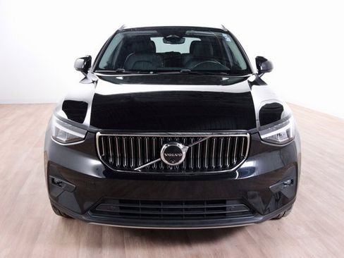 Certified 2025 Volvo XC40 B5 Plus image 2