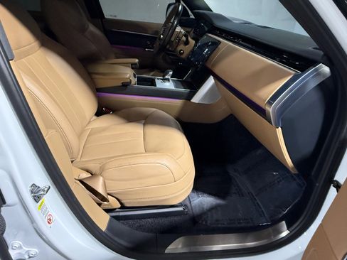 Used 2024 Land Rover Range Rover Long Wheelbase SE image 58