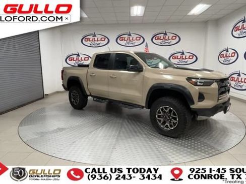Used 2024 Chevrolet Colorado ZR2 w/ ZR2 Convenience Package III AWD/4WD image 2