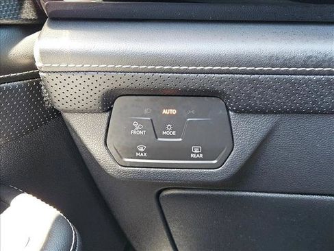 Used 2024 Volkswagen Atlas Cross Sport SEL Premium R-Line AWD/4WD image 16