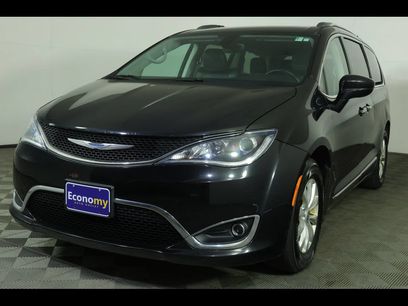 Used 2018 Chrysler Pacifica Touring-L w/ Premium Audio Group