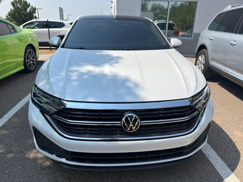 Used 2022 Volkswagen Jetta SE FWD image 8