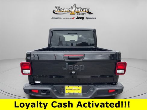 New 2025 Jeep Gladiator Sport image 6