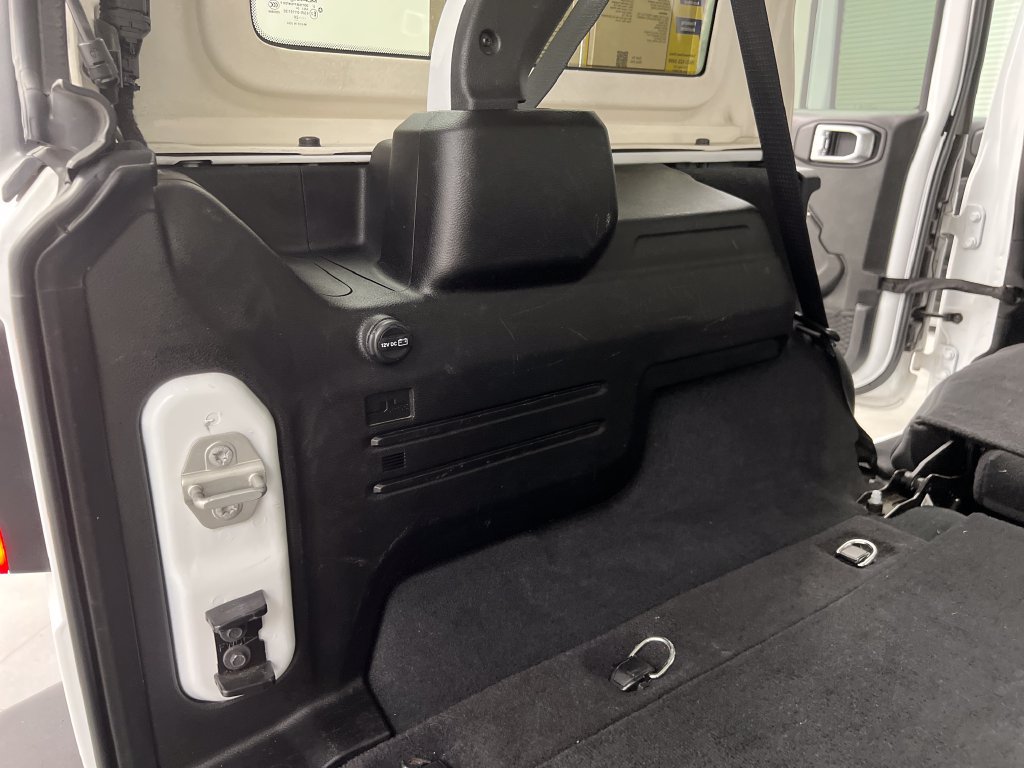 Used 2024 Jeep Wrangler Unlimited Rubicon AWD/4WD image 37