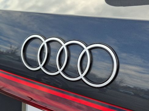 Used 2025 Audi Q5 Premium Plus w/ Premium Plus image 30