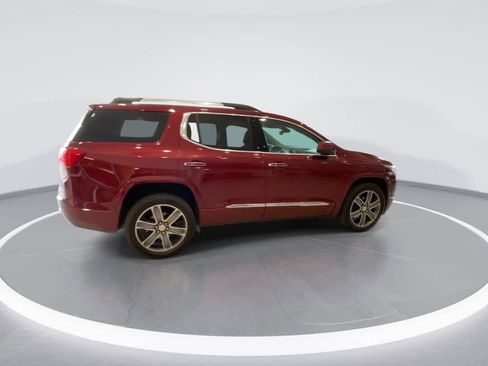 Used 2017 GMC Acadia Denali image 9