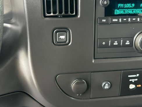 Used 2025 Chevrolet Express 3500 LT w/ LT Preferred Equipment Group RWD image 15