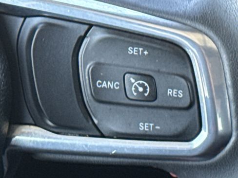 Used 2023 Jeep Wrangler Unlimited Rubicon AWD/4WD image 19