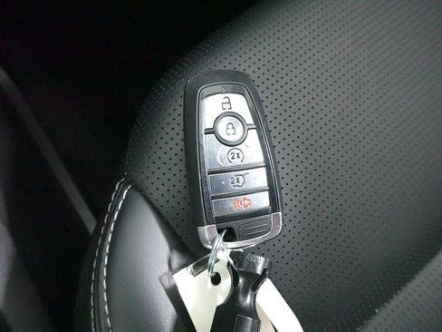 Certified 2025 Ford Escape Platinum AWD/4WD image 23
