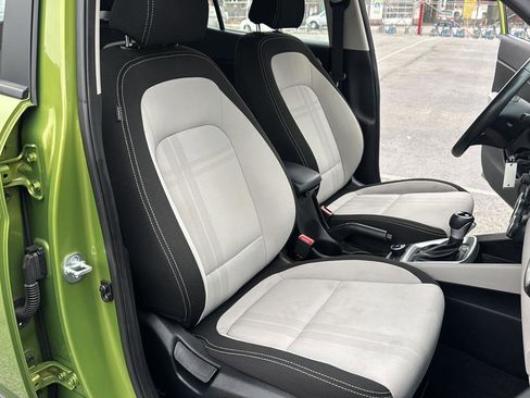 Used 2023 Hyundai Venue SEL w/ Cargo Package image 34