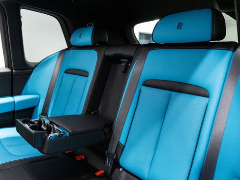 New 2026 Rolls-Royce Cullinan Black Badge image 48