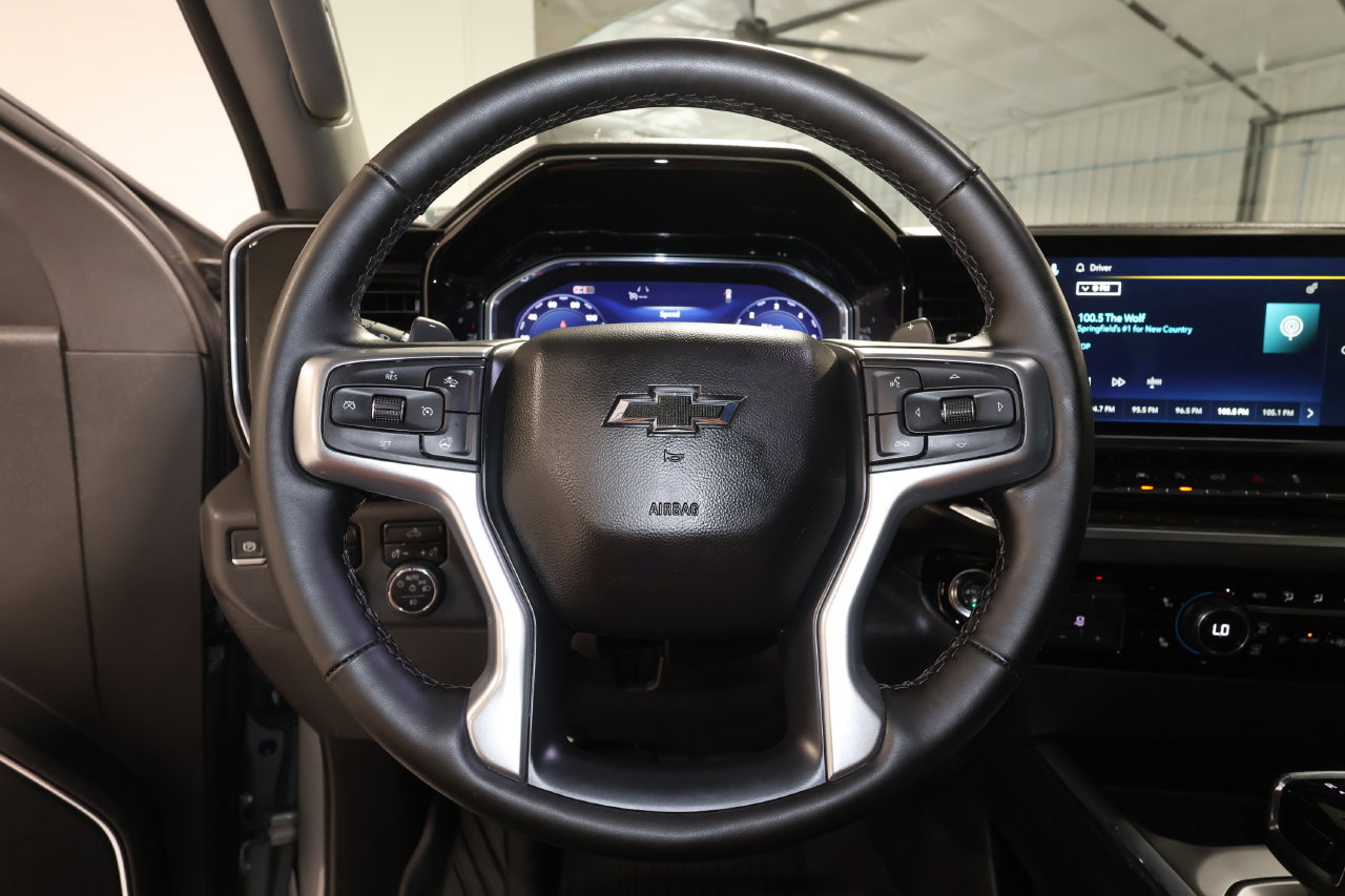 Used 2025 Chevrolet Silverado 1500 LT Trail Boss w/ Convenience Package II AWD/4WD image 10