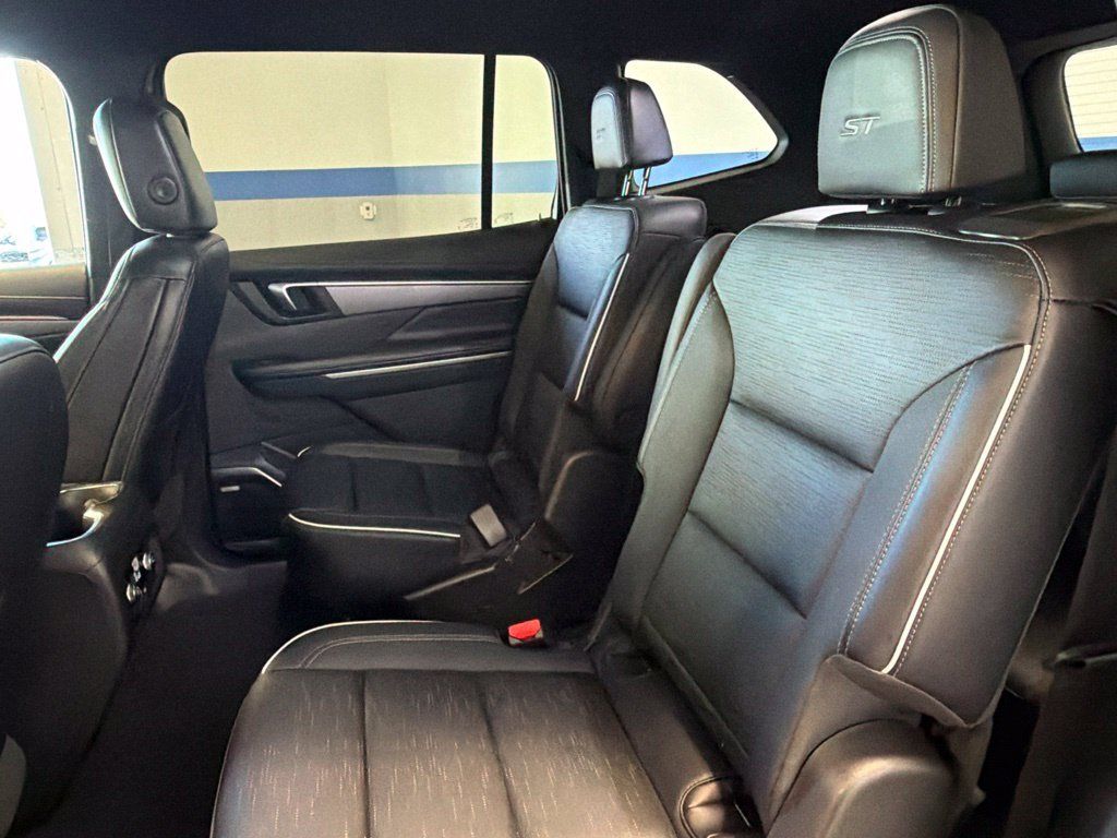 Used 2026 Buick Enclave Sport Touring AWD/4WD image 24