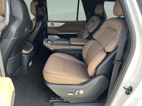 New 2026 Lincoln Navigator L Black Label AWD/4WD image 20