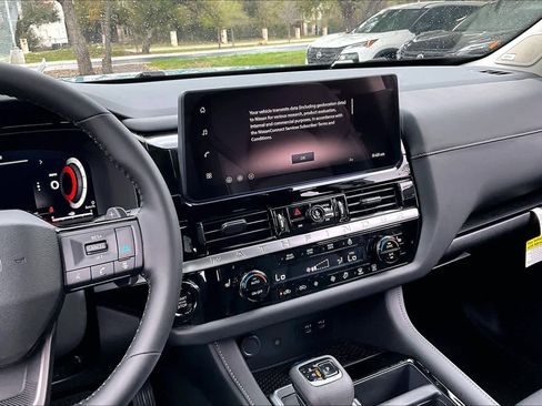 New 2026 Nissan Pathfinder SL image 6